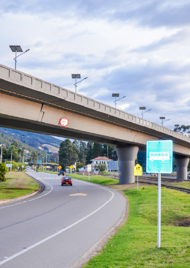 Autopista Norte LED Solar Sylvania - Colombia