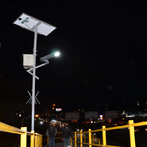 Autopista Norte LED Solar Sylvania - Colombia