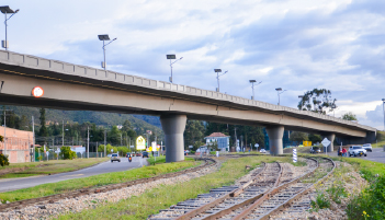 Autopista Norte LED Solar Sylvania - Colombia